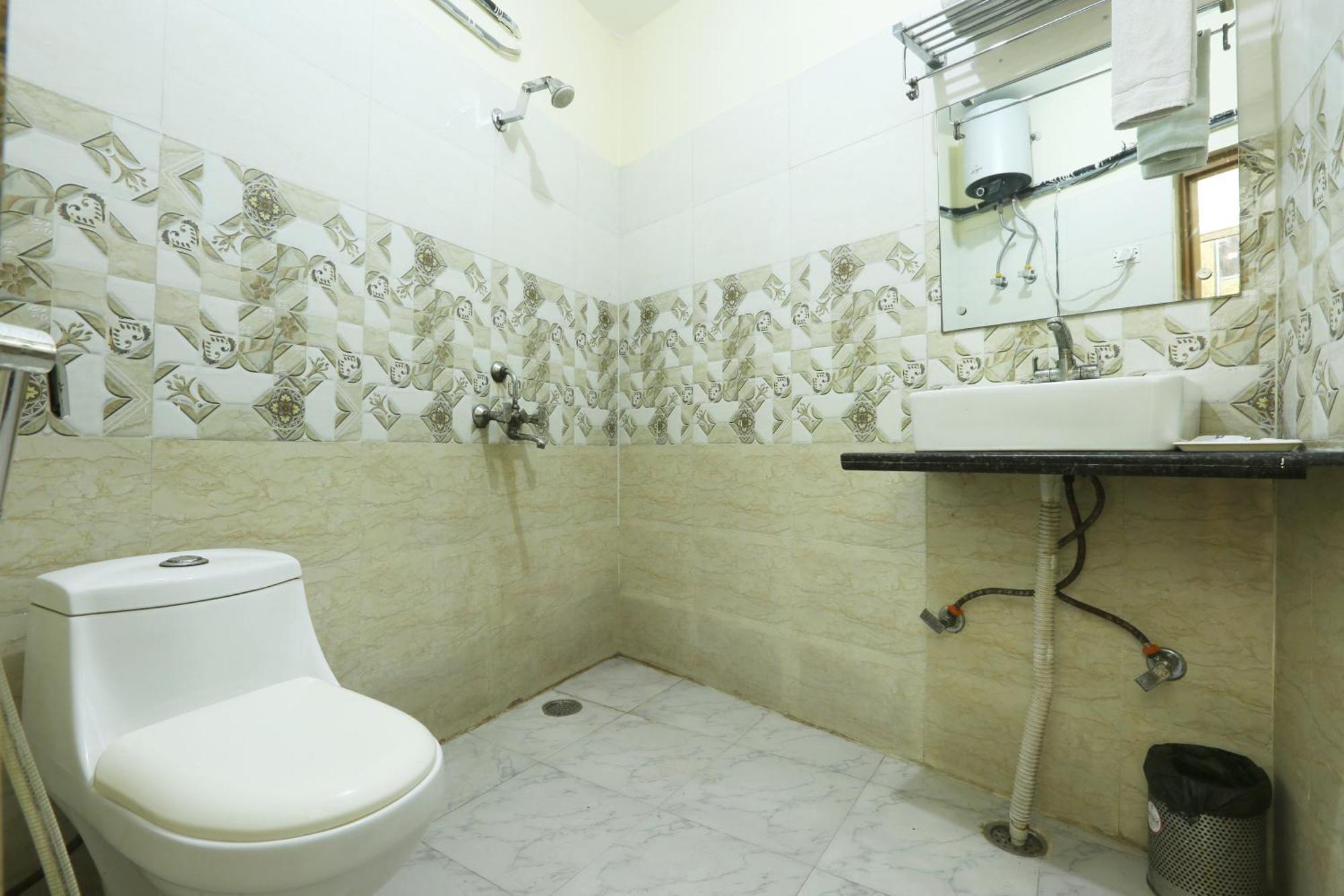 Hotel Lemon Suites & Banquet Noida Sector 62 Exterior foto
