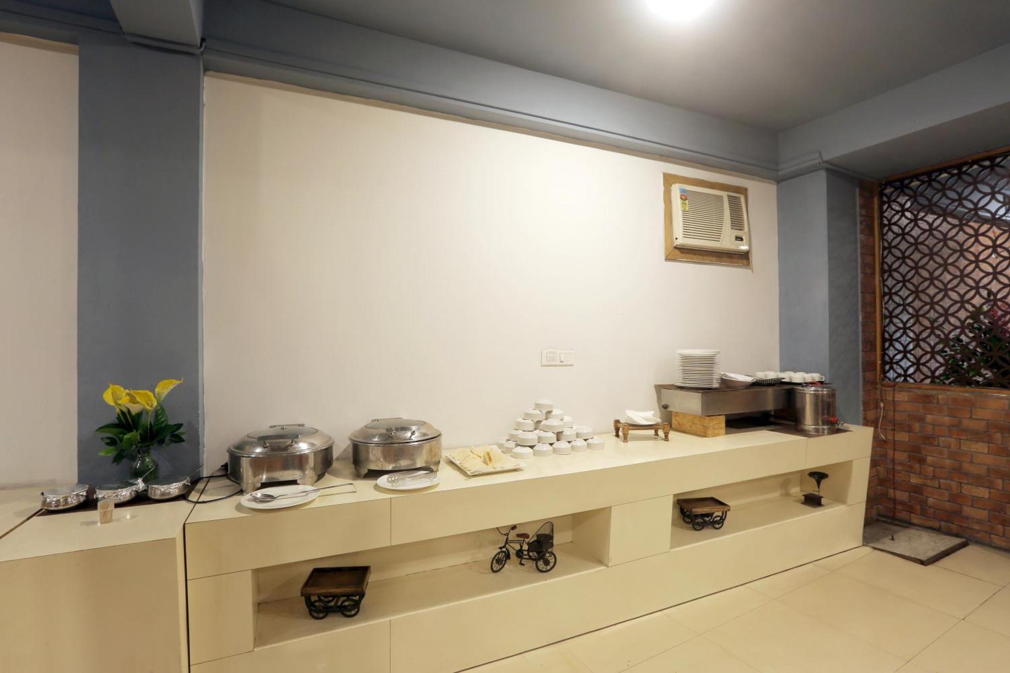 Hotel Lemon Suites & Banquet Noida Sector 62 Exterior foto