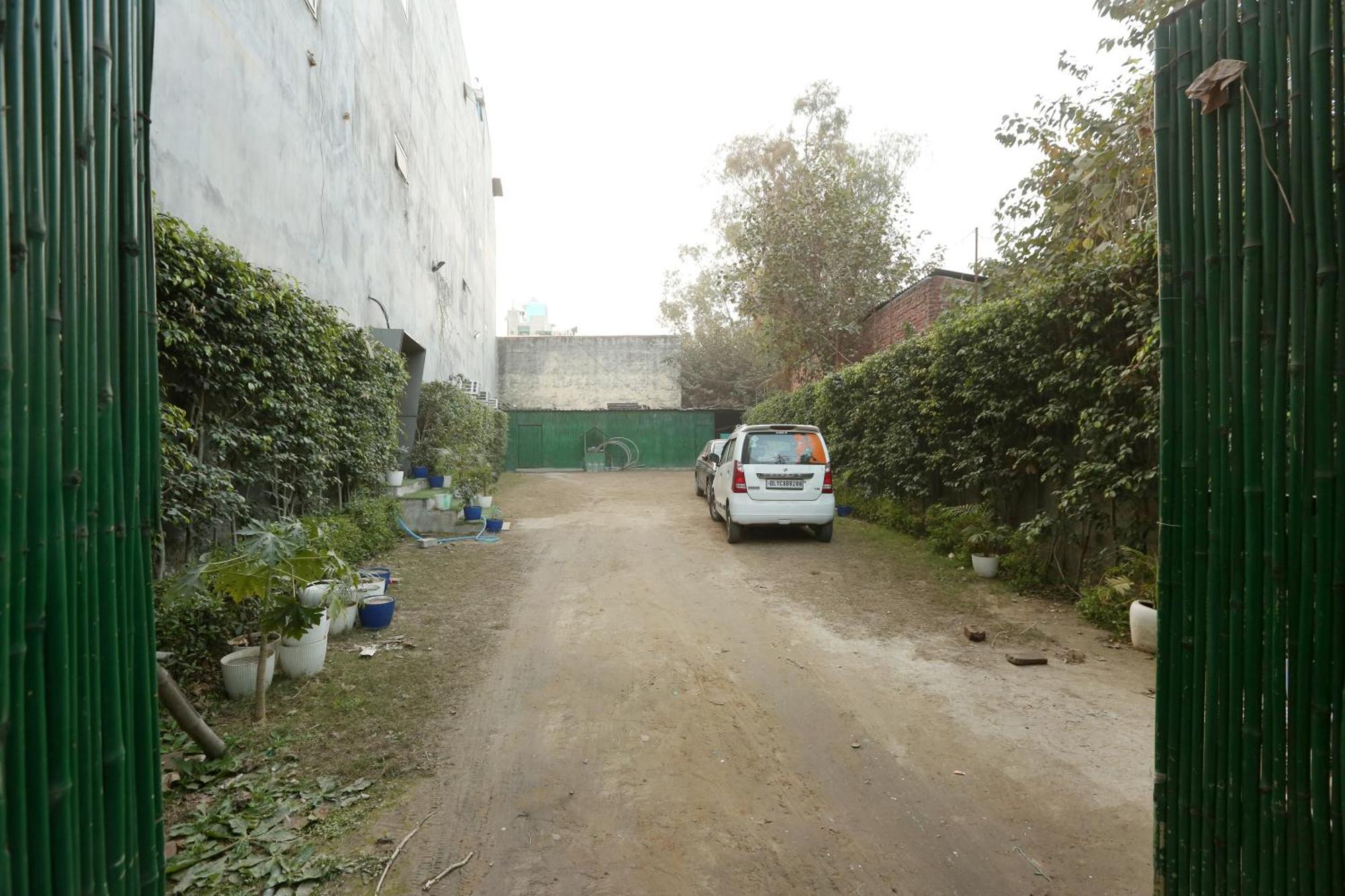 Hotel Lemon Suites & Banquet Noida Sector 62 Exterior foto